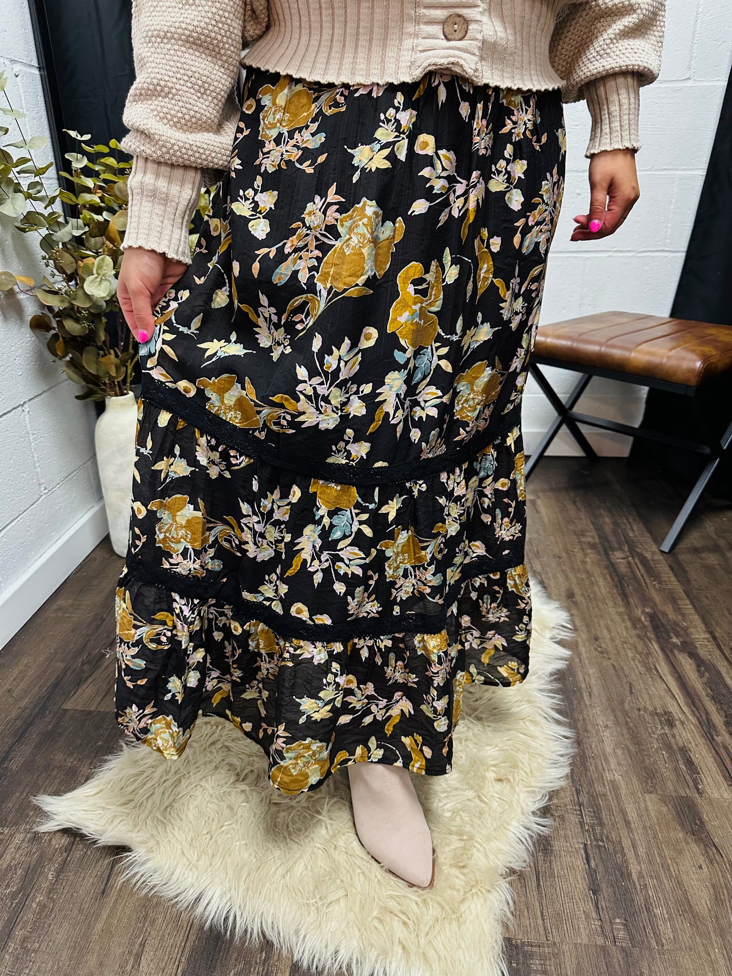 The Jolie Floral Print Midi Skirt