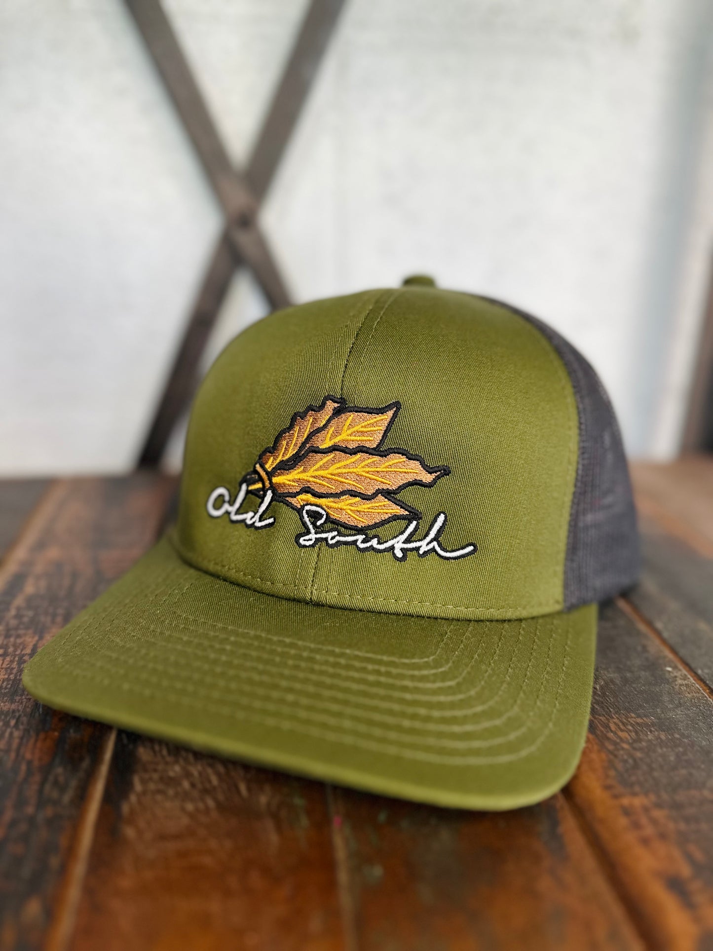 Tobacco Bundle Trucker Hat (Moss Green / Light Charcoal)