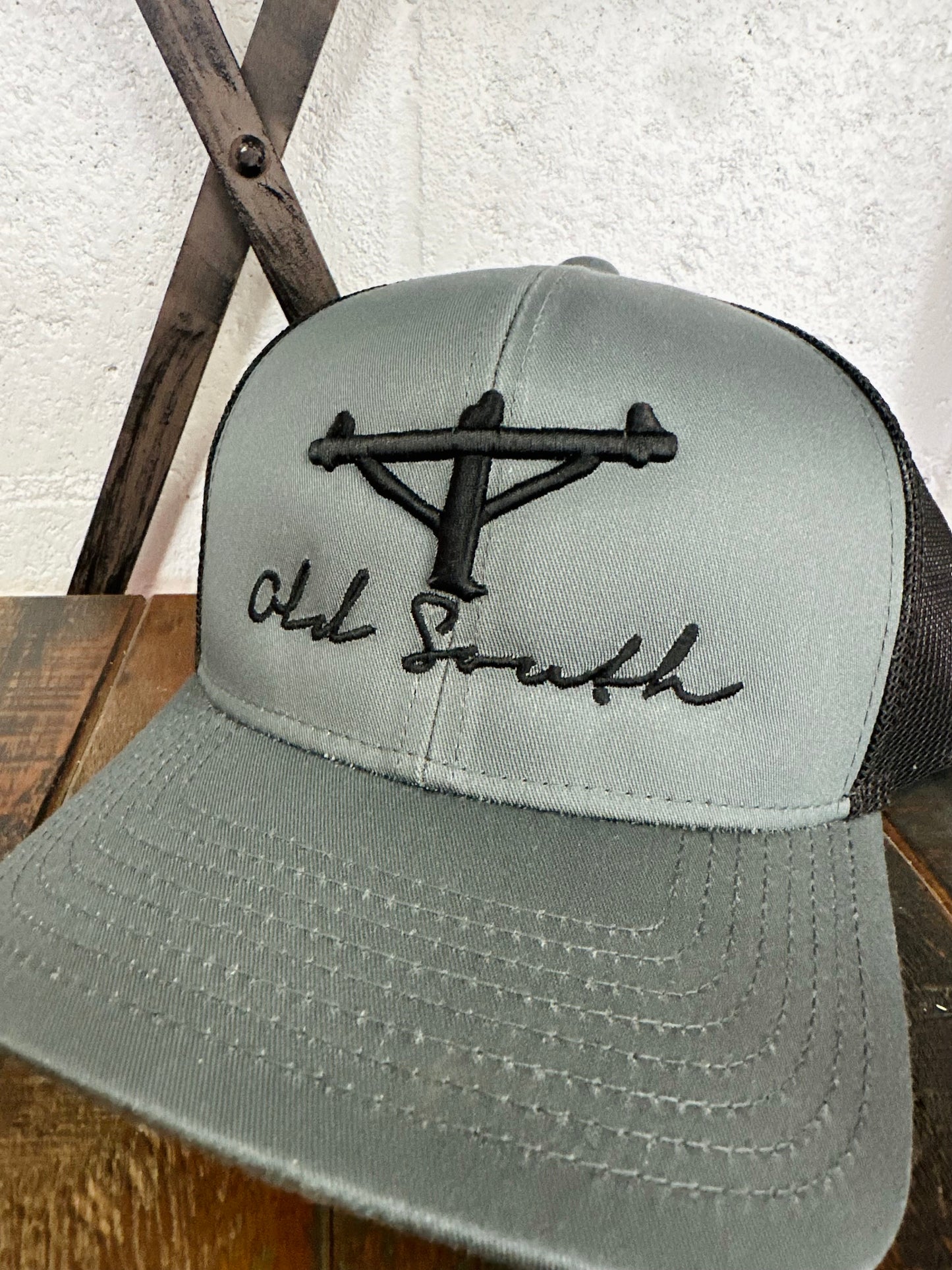 Lineman Pole Trucker Hat - Graphite / Black