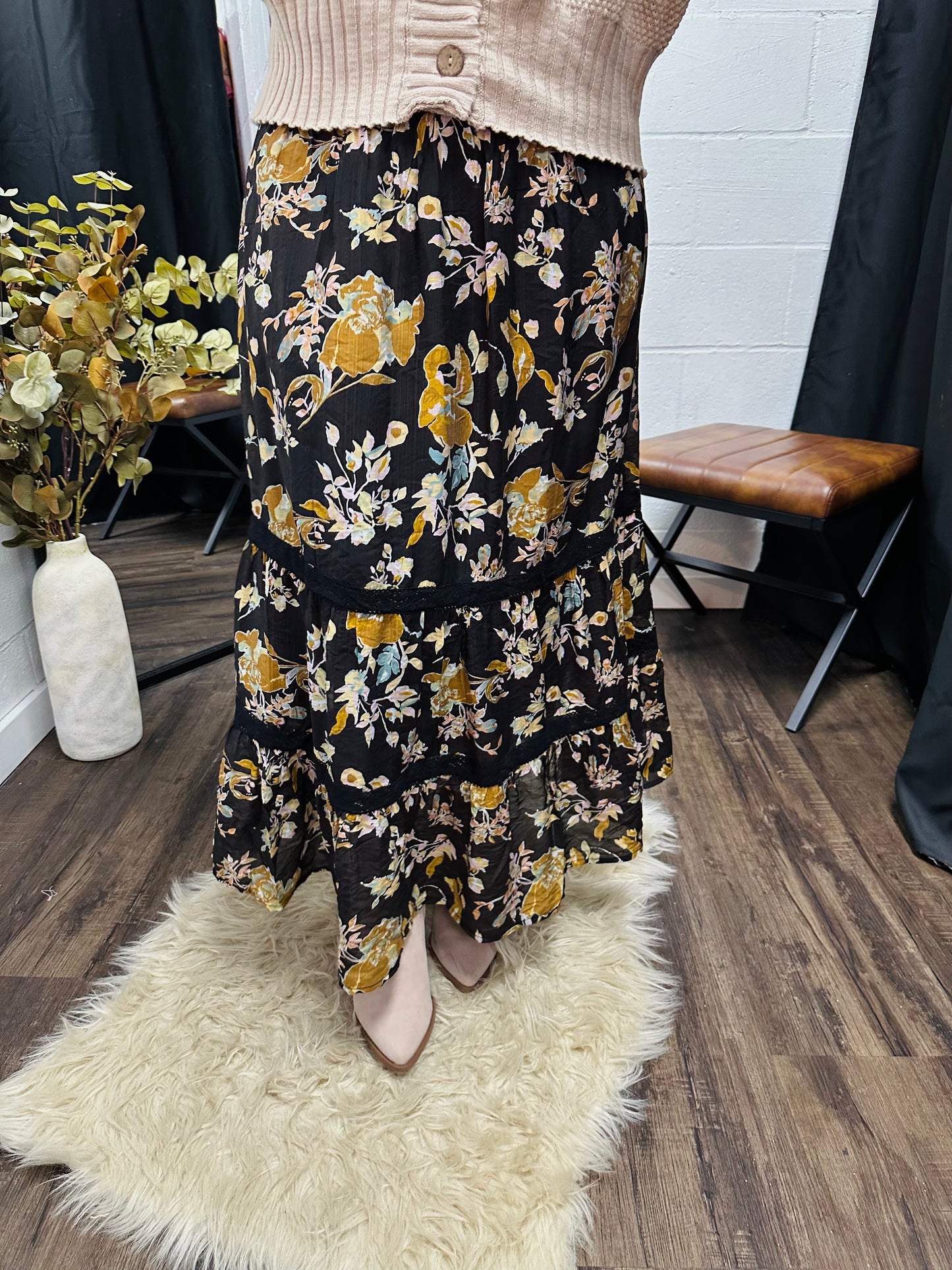 The Jolie Floral Print Midi Skirt