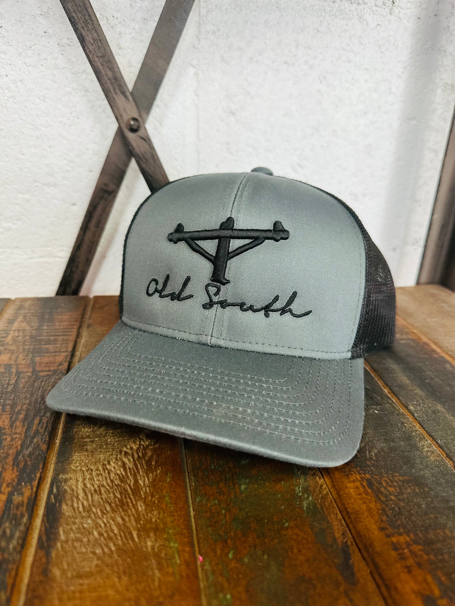 Lineman Pole Trucker Hat - Graphite / Black