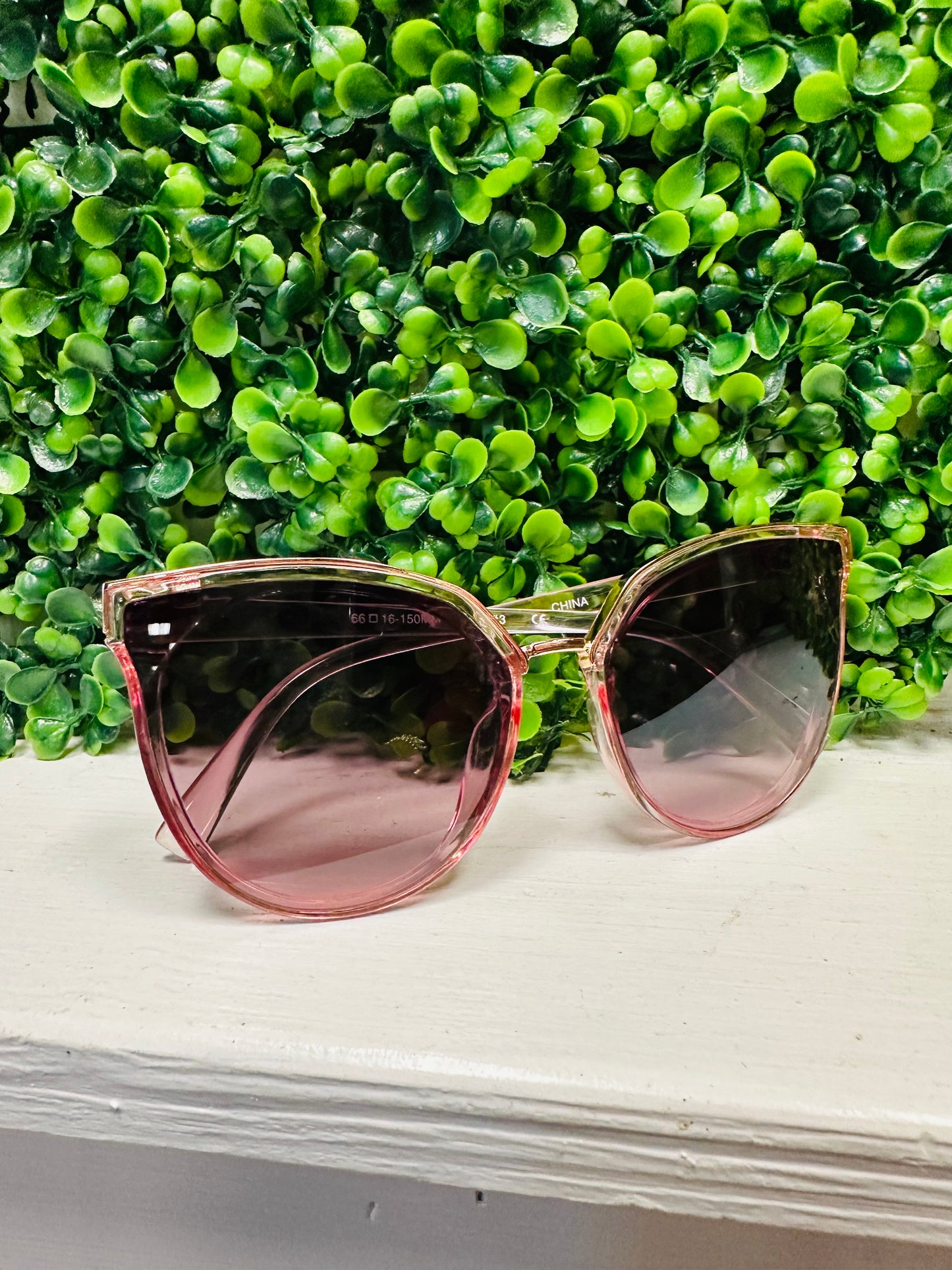 Pink Gradient Cateye Sunglasses