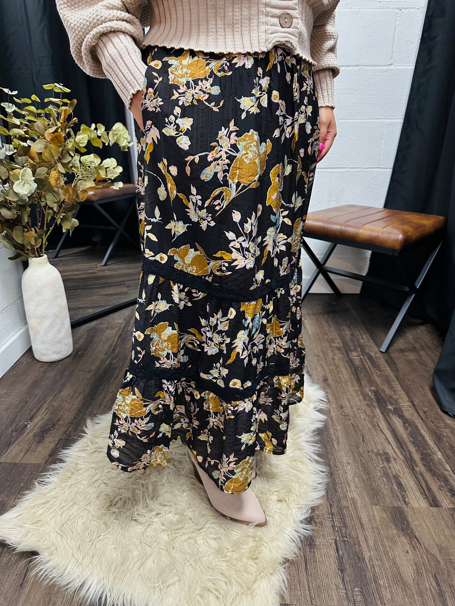 The Jolie Floral Print Midi Skirt