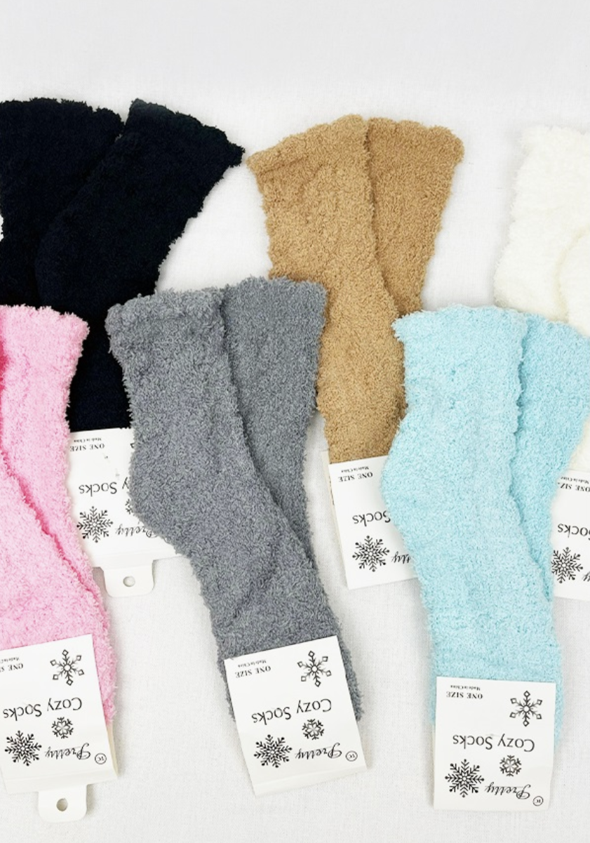 Solid Cable Knit Plush Socks